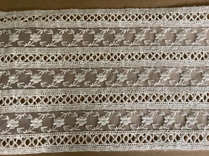 9 1/2 YDS UNUSUAL WHITE LATTICE RAYON EMBRDROIDERED ON ORGANZA LACE - Picture 1 of 5
