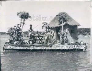 1967 Press Photo Cubans on Boat With Thatched Hut - Picture 1 of 2