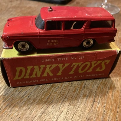 Dinky Toys 257 Canadian Fire Cheif Car, en caja, original, vintage, raro. Foto 1 de 4