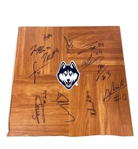 2024-25 UConn Men’s Basketball Team Signed 12x12 Tile/Floorboard Auto Hurley - Picture 1 of 6
