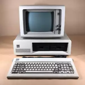 Computadora personal IBM 5150 8088 4,77 MHz 640 KB 256 KB MDA/CGA IBM 5153 color - Imagen 1 de 24