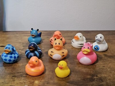 LOT OF 10 ASSORTED THEMES & SIZES RUBBER DUCKS DUCKIES JEEP DUCKING BATH TOYS  - Image 1 of 2