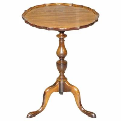 STUNNING VINTAGE LIGHT MAHOGANY PIE CRUST EDGE TRIPOD LAMP SIDE END WINE TABLE - Image 1 of 4
