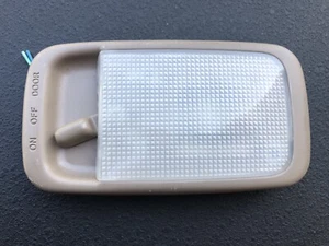 Camioneta Toyota Tacoma 4Runner Tundra camioneta marrón bronceado cúpula luz 1996-2006 1999 01 - Imagen 1 de 5