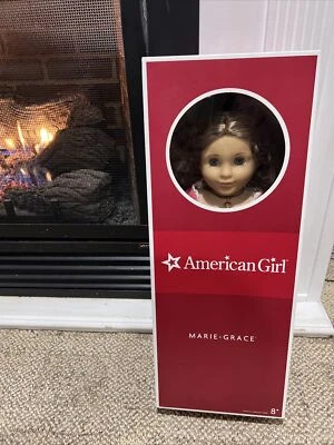 "Muñeca libro sombrero blanco caja original Marie Grace American Girl muy poco usada 18""" Foto 1 de 4