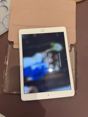 Apple iPad 5th Gen. 128GB, Wi-Fi + Cellular (Unlocked), 9.7in - Silver - Image 1 of 4