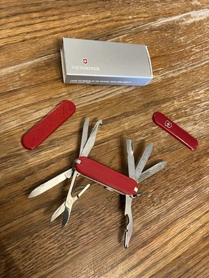 Victorinox Mini Champ Red 0.6385 - Image 1 of 4