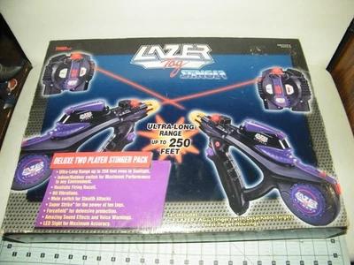 Tiger Electronics LAZER Tag Stinger conjunto vintage 1998 brinquedo retrô etiqueta laser com caixa - Imagem 1 de 3