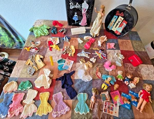 Vintage Konvolut 60er Jahre Puppenkleidung Barbie Skipper Tammy Liddle Kiddles Pee Wee - Bild 1 von 15