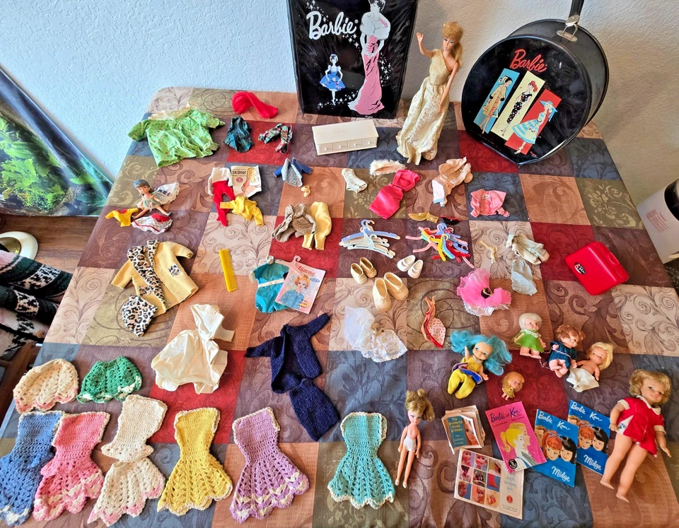 Vintage Lot of 1960's Dolls Clothes Barbie Skipper Tammy Liddle Kiddles Pee Wee - Image 1 of 4
