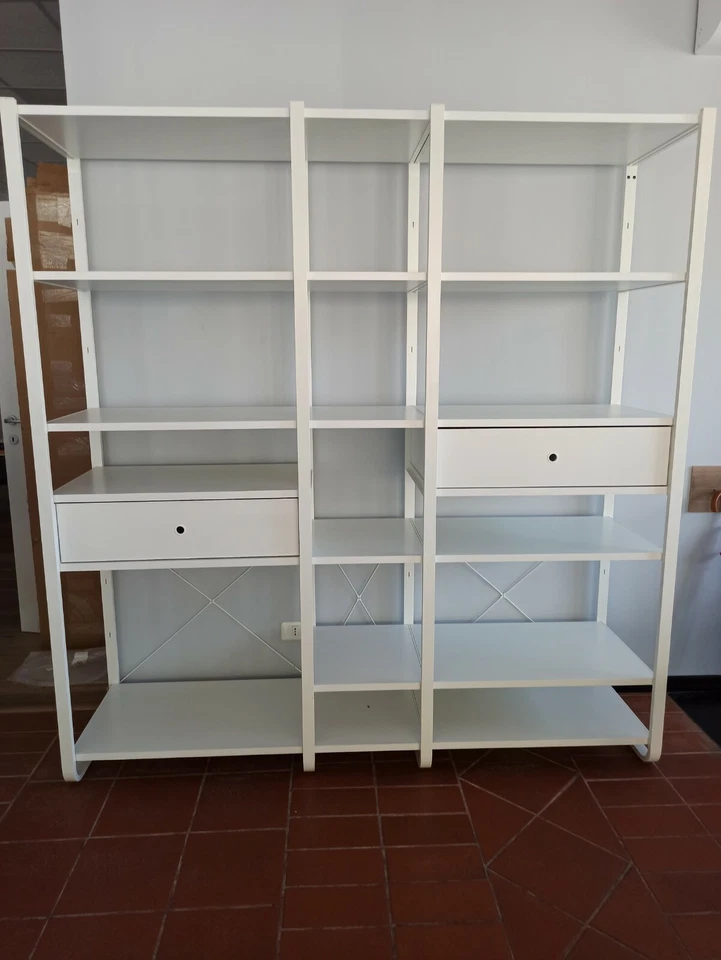 Libreria in metallo e legno di ikea - Immagine 1 di 1