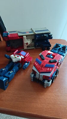 lotto transformers  2 Optimus Prime di due diverse serie vintage da recupero - Immagine 1 di 4