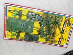 Kositoy Army Combat Set on Card  - Picture 1 of 6