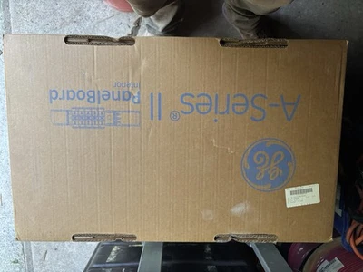 BRAND NEW GE A-SERIES II PANELBOARD INTERIOR  Cat. AQU318RCX 225A - Image 1 of 4