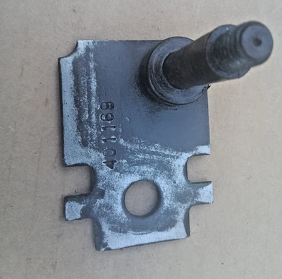 1- PUSH MOWER WHEEL AXLE ARM 401169 left side only - Image 1 of 4