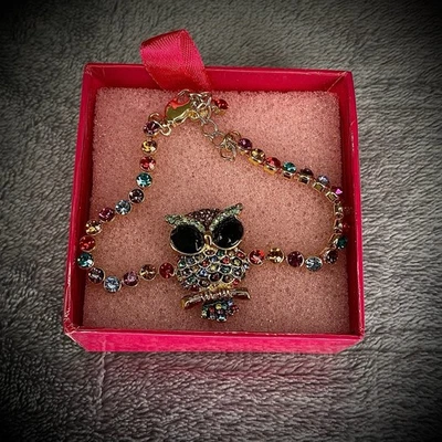 Butler & Wilson - Owl - Bracelet - Boxed - Adjustable - Swarovski Crystals - Image 1 of 4