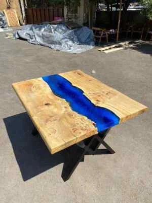 Mesa epoxi río azul madera álamo pedido personalizado - Mesa de comedor - Cocina y encimera Foto 1 de 4