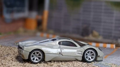 Hot Wheels Pagani Utopia (blanco) #205 - cambio de rueda personalizado Foto 1 de 4