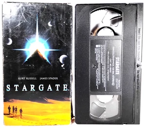 Stargate (Artisan  Entertainment, 1995) Kurt Russell - Picture 1 of 9