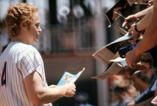 New York Mets Rusty Staub signing autographs for fans vs San - 1972 Old Photo