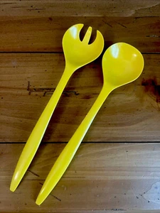 Juego de 2 servidores de ensaladas acrílicos amarillos MCM herramientas de cocina vintage - Imagen 1 de 3