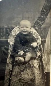 MADRE MAL OCULTA con Bebé De Colección Tipo Tinte Foto Antigua Encontrada Años 1870 Brazo En Marco - Imagen 1 de 3