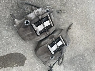 Juego de pinzas de freno delanteras Sumitomo izquierda derecha OEM 2001-06 Lexus LS430 Foto 1 de 4