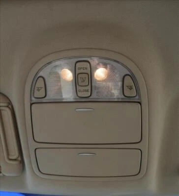 interior light HYUNDAI SANTA FE 2.2 D 2006-2009 2006 69924 - Image 1 of 4