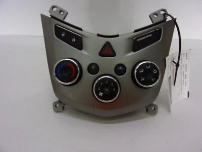 CHEVROLET SONIC 2015-2016 Heat/AC Controller graphite silver face plate(opt VMO) - Image 1 of 3