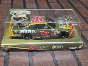 2004 Bobby Labonte #18 MBNA/D Day, Monte Carlo. Nascar 1/24 diecast. - Picture 1 of 4