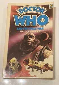 DOCTOR WHO AND SPACE WAR by Malcolm Hulke - Target Paperback Book - Picture 1 of 3