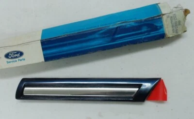 Ford Thunderbird 1992 a 1993 moldura guardabarros derecho F2SZ-16003AAF nuevo de lote Foto 1 de 2