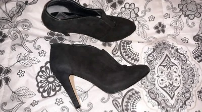 Nuevo Sexy Talla 7.5 ADRIENNE VITTADINI Negro Cuero Gamuza Botines Sin Cordones Tacones Foto 1 de 4