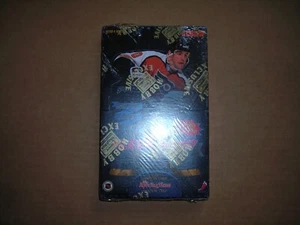 1996-97 FLEER SKYBOX FACTORY SEALED HOCKEY BOX SPORTING NEWS AWARDS INSERT CARDS - Picture 1 of 5