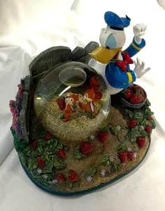 Working "Donald Duck Song" Disney Musical Snow Globe Donald, Chip & Dale #96022 - Picture 1 of 16