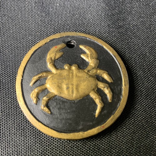 MICHAEL KORS "Ciondolo MCM ceramica cancro granchio oro nero vintage 2""