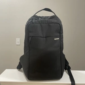 Black Incase ICON Backpack Slim — Good Condition - Picture 1 of 12