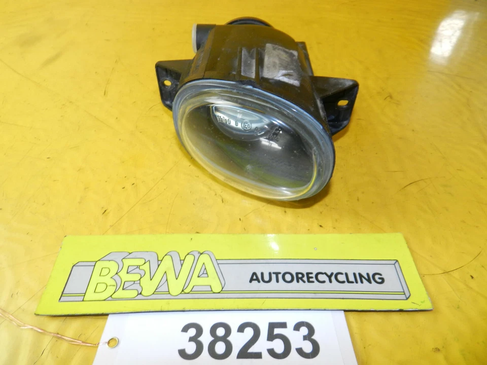 Fendinebbia destro Seat Toledo 2 II 1M2 2.3 V5 20V Valeo 087485 n.38253 - Immagine 1 di 1