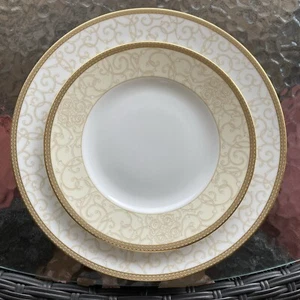 WEDGWOOD CELESTIAL GOLD Scroll 10 3/4" Dinner Plate & 8" Salad * MINTY! - Picture 1 of 4