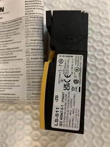 1pcs LS-S11-ZB SAFETY LIMIT SWITCH EATON MOELLER - Picture 1 of 4
