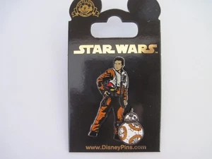 Pin coleccionable Disney STAR WARS, Los últimos Jedi, Despertar de la Fuerza, Poe y BB-8 en tarjeta NUEVO - Imagen 1 de 3