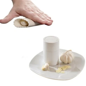 Knoblauch-Schäler aus Silikon & Knoblauch-Schneider Set, Knoblauchpresse Reibe - Bild 1 von 10
