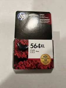 Cartuccia d'inchiostro foto originale OEM HP 564 scaduta 9/2018 NUOVA - Foto 1 di 2