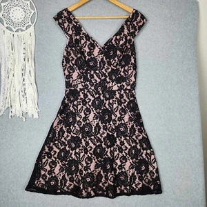 Review Lace Dress 10 Black Pink Satin Fit & Flare Coquette Cocktail Evening LBD - Picture 1 of 7