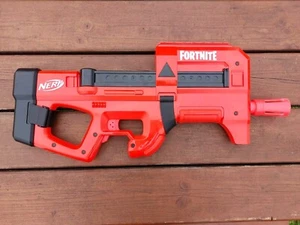 Nerf Fortnite Compact SMG motorisierter Blaster, Ultrarot 8-Dart Magazin - Bild 1 von 2