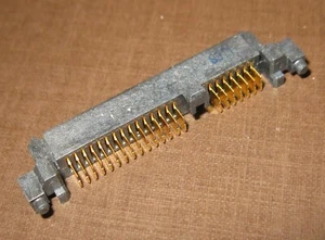 1 Stück HDD Festplatten Disk Connector für Dell Studio 17 1735 1737 SATA Adapter - Bild 1 von 1