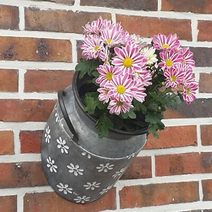 Wand Blumentopf Metall Wand Pflanztopf Milchkanne mit Dekor Hänge-Übertopf - Bild 1 von 3