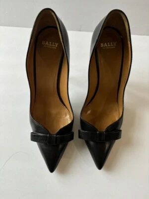 Zapatos de tacón Bally para mujer de cuero negro con punta cerrada talla 8,5 usados Foto 1 de 4