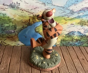 Disney Pooh & Friends Tigger ‘You’re Huggerific’ Figurine BOXED - Picture 1 of 5