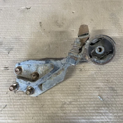 Ford Escort 1994 montaje de motor trasero para 1,9 pasajeros Foto 1 de 4